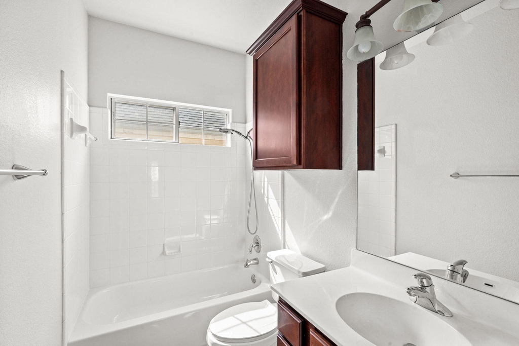 6704 Menchaca Rd - Photo 12