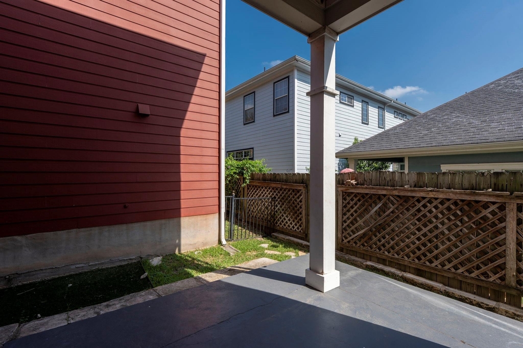 6704 Menchaca Rd - Photo 18