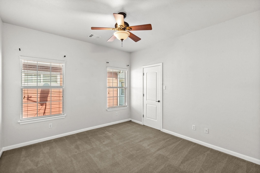 6704 Menchaca Rd - Photo 11