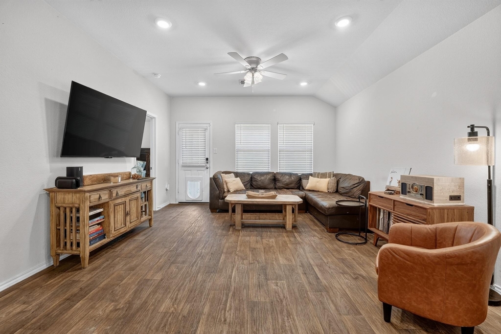196 Harvest Creek Dr - Photo 3
