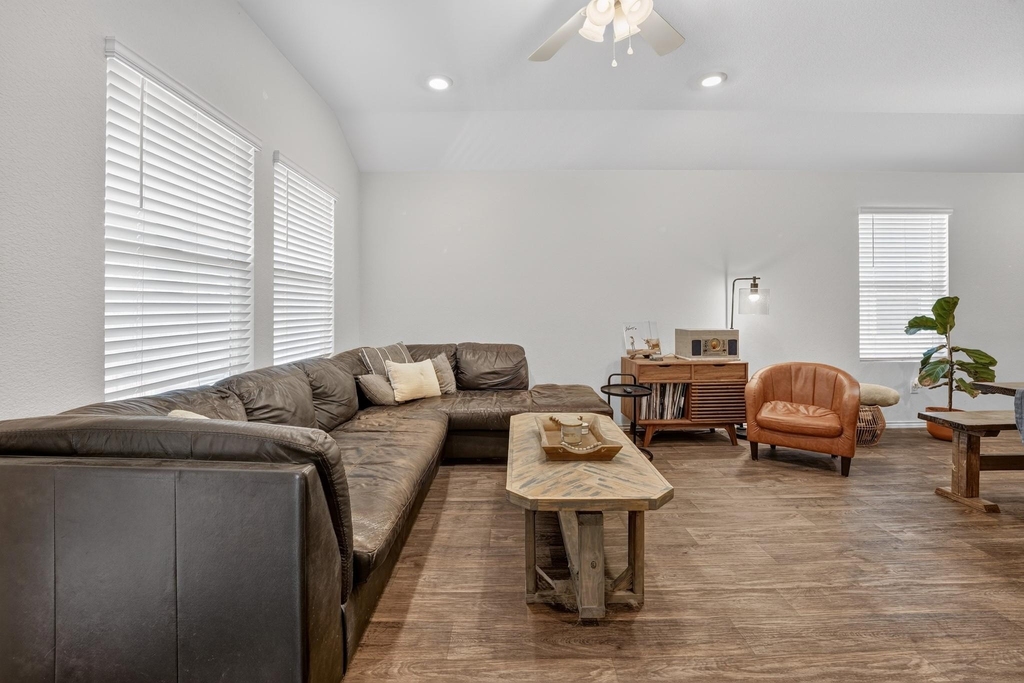 196 Harvest Creek Dr - Photo 5
