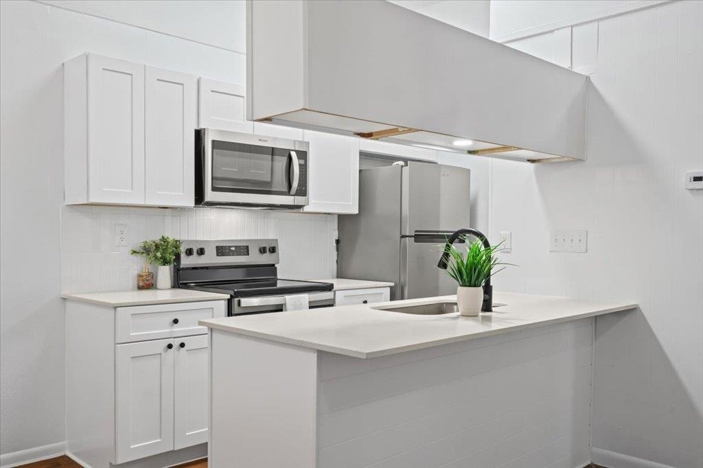 3704 Speedway - Photo 2