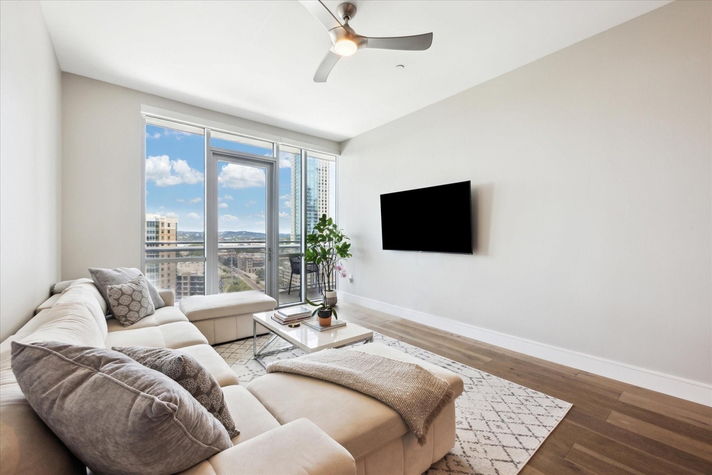 222 West Ave - Photo 4