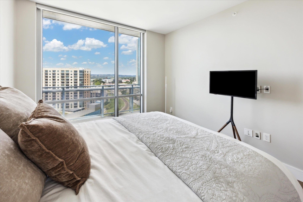 222 West Ave - Photo 8