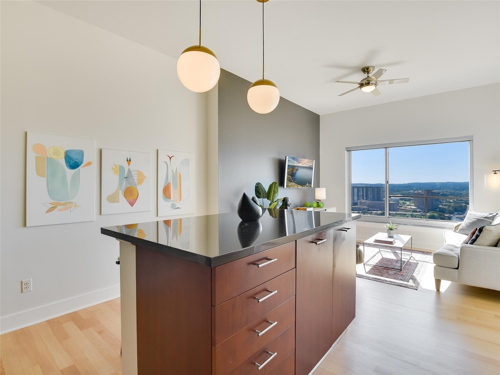 603 Davis St - Photo 4