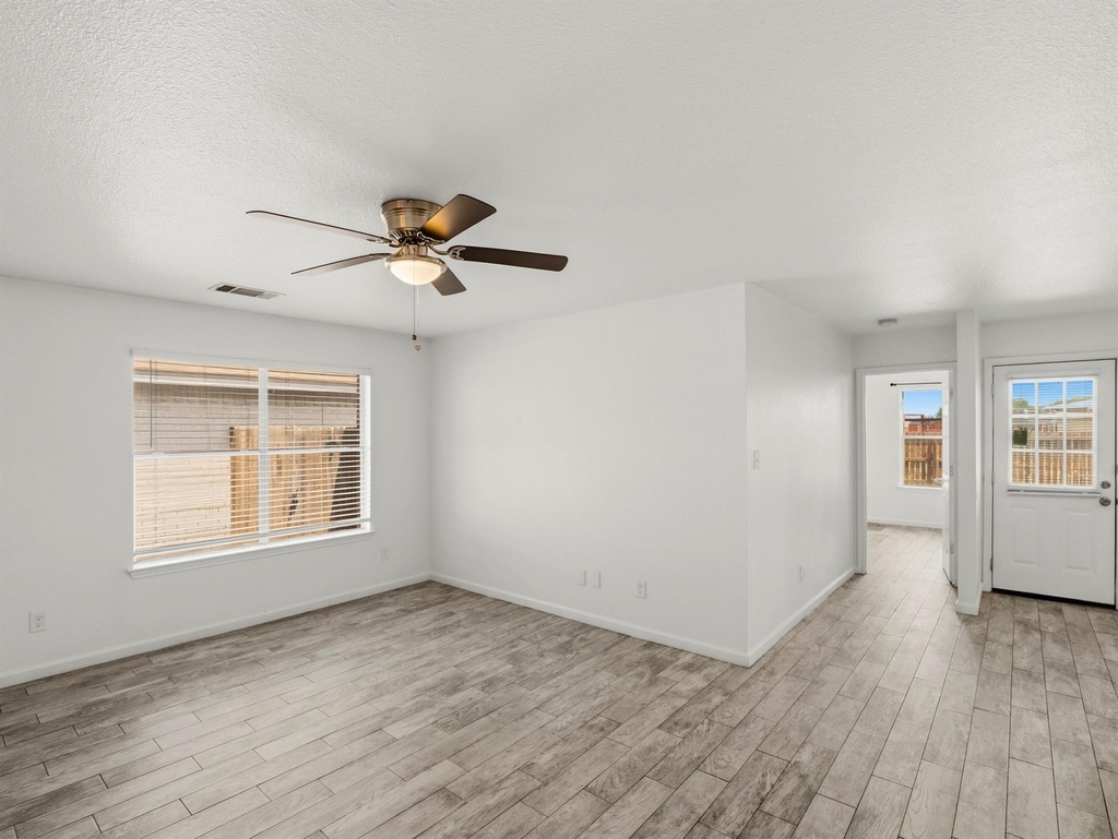 1144 Miss Kimberlys Ln - Photo 2