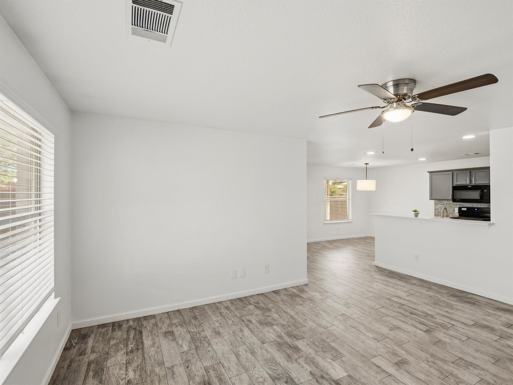 1144 Miss Kimberlys Ln - Photo 3