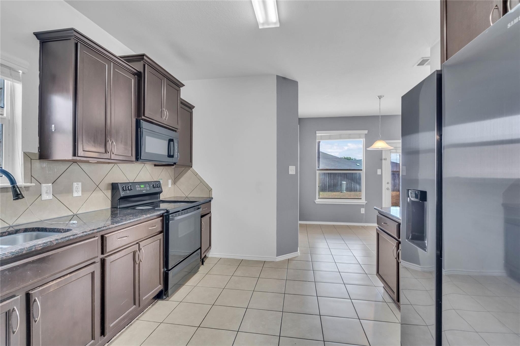 9616 Fratelli Ct - Photo 2