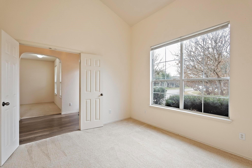 570 Hogan - Photo 6