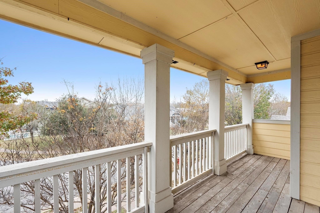 570 Hogan - Photo 2