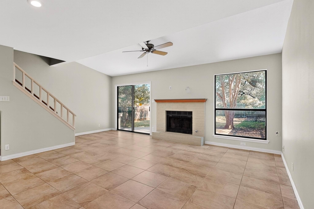 6023 Old Fredericksburg Rd - Photo 2