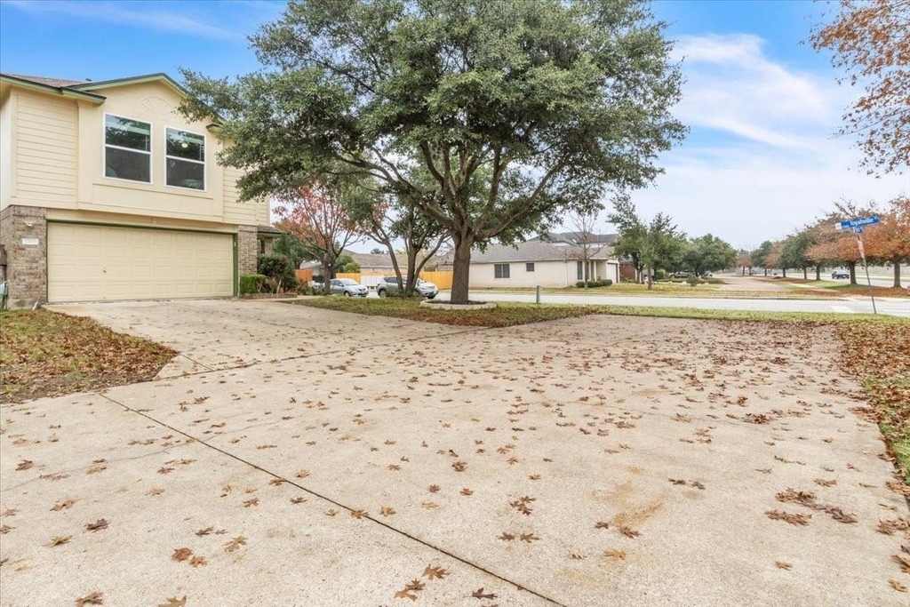 1700 W Pflugerville Pkwy - Photo 1