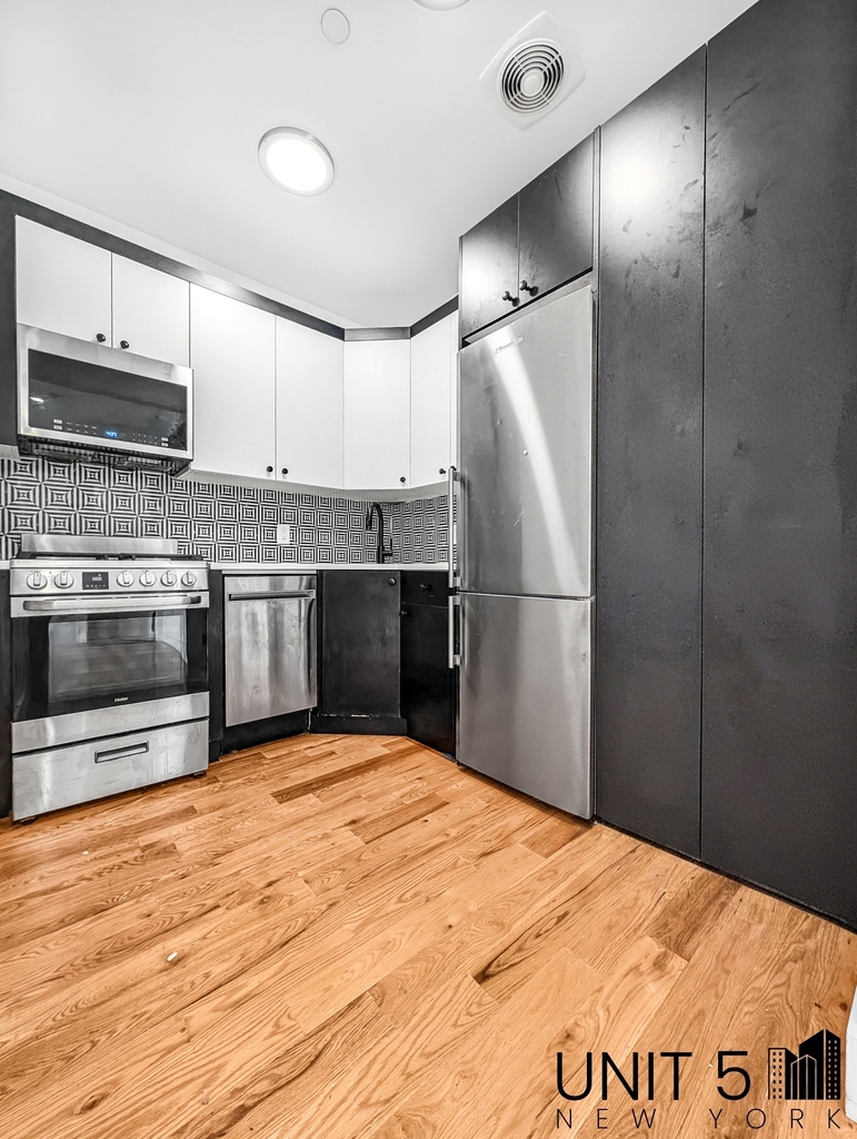 29 Marcus Garvey Boulevard - Photo 0