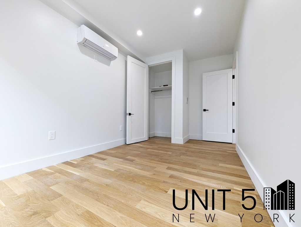 253 Clarkson Avenue - Photo 4