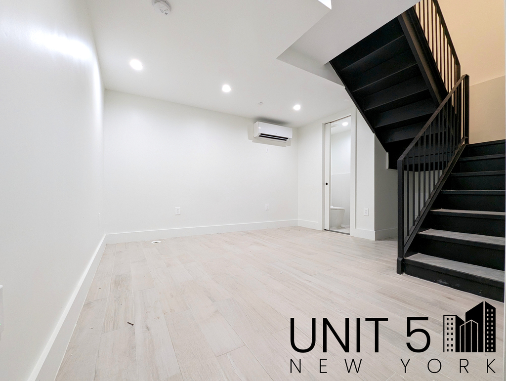 253 Clarkson Avenue - Photo 6