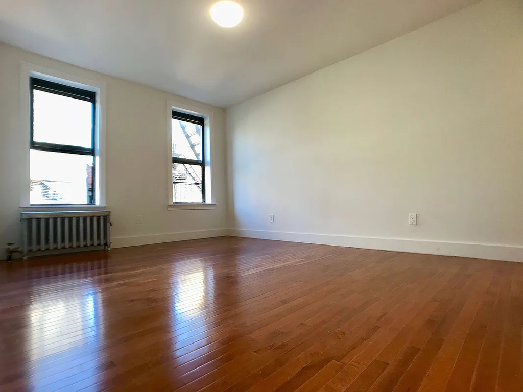 405 West 45th Street - Photo 7