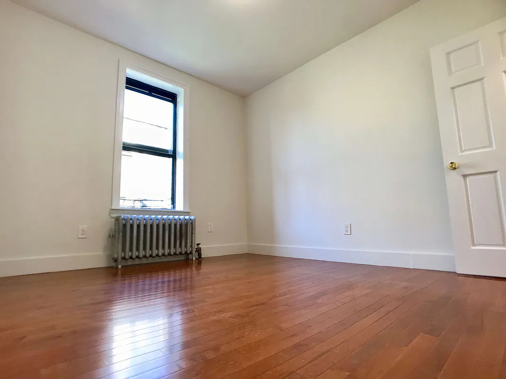 405 West 45th Street - Photo 8