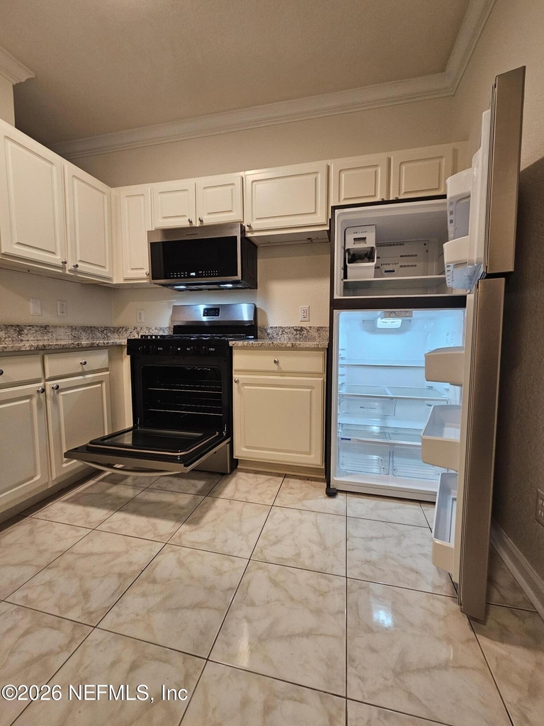 13810 Sutton Park Drive - Photo 4