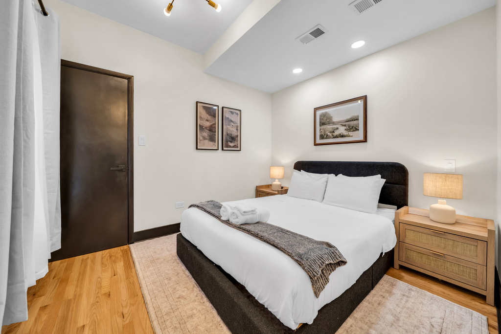 1481 W Erie Street - Photo 8