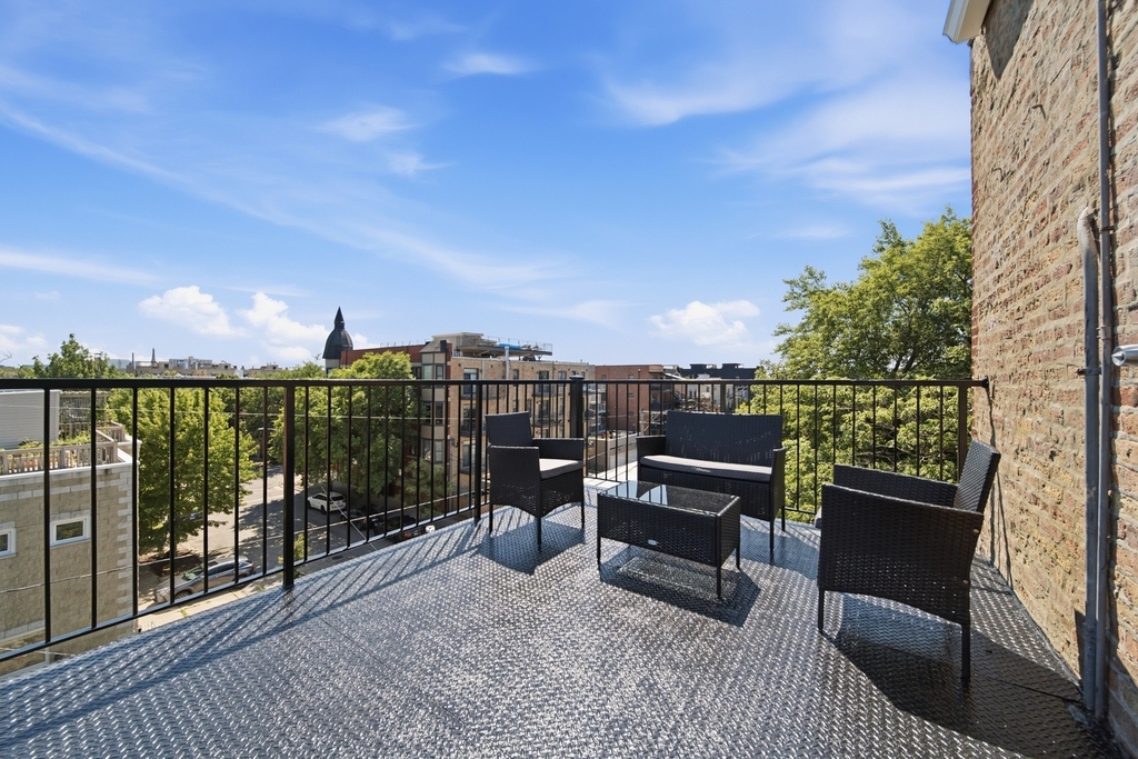1481 W Erie Street - Photo 12