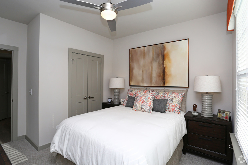 690 E Algonquin Road - Photo 10