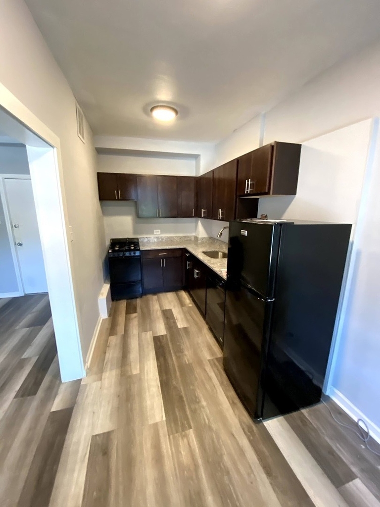 839 W Sheridan Road - Photo 5