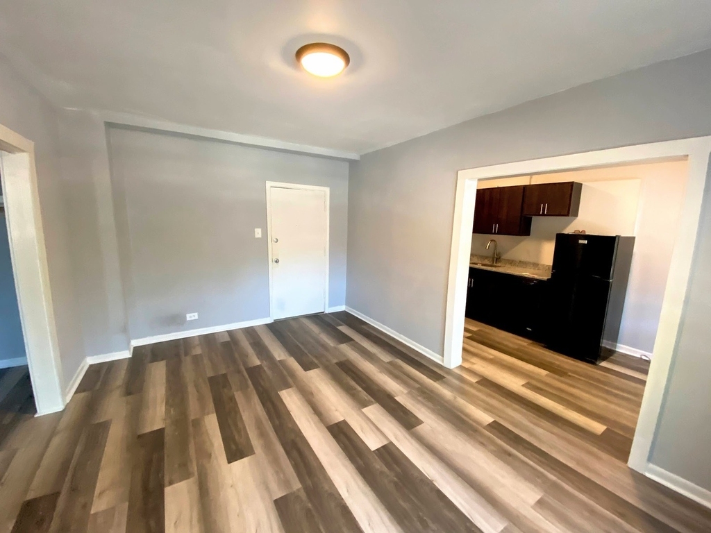 839 W Sheridan Road - Photo 2
