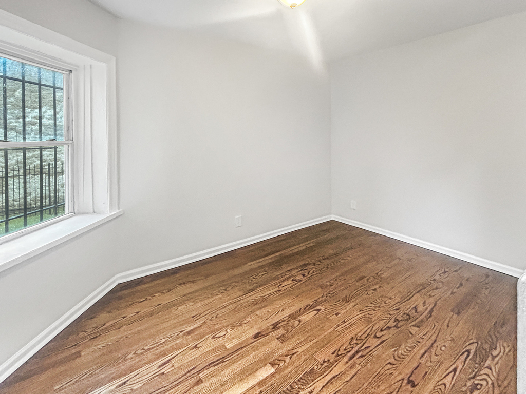 2953 W Warren Boulevard - Photo 23