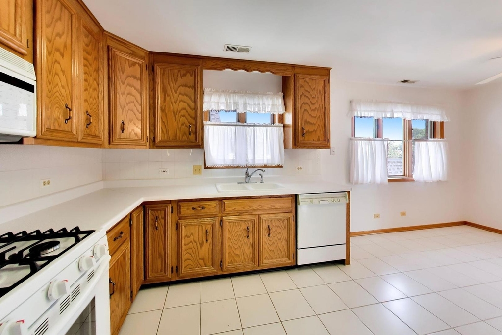 920 N Northwest Highway - Photo 14