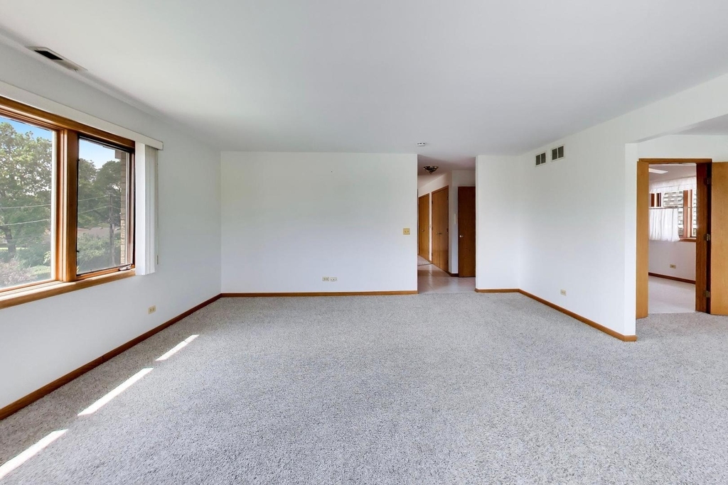 920 N Northwest Highway - Photo 8