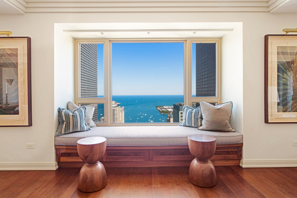 800 N Michigan Avenue - Photo 2