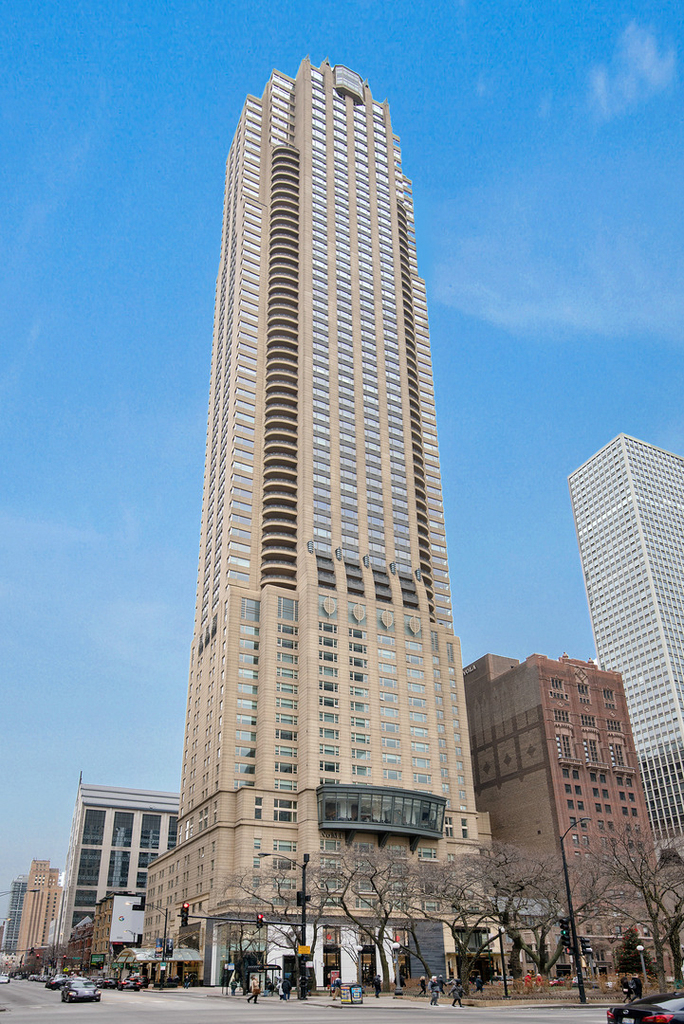 800 N Michigan Avenue - Photo 35