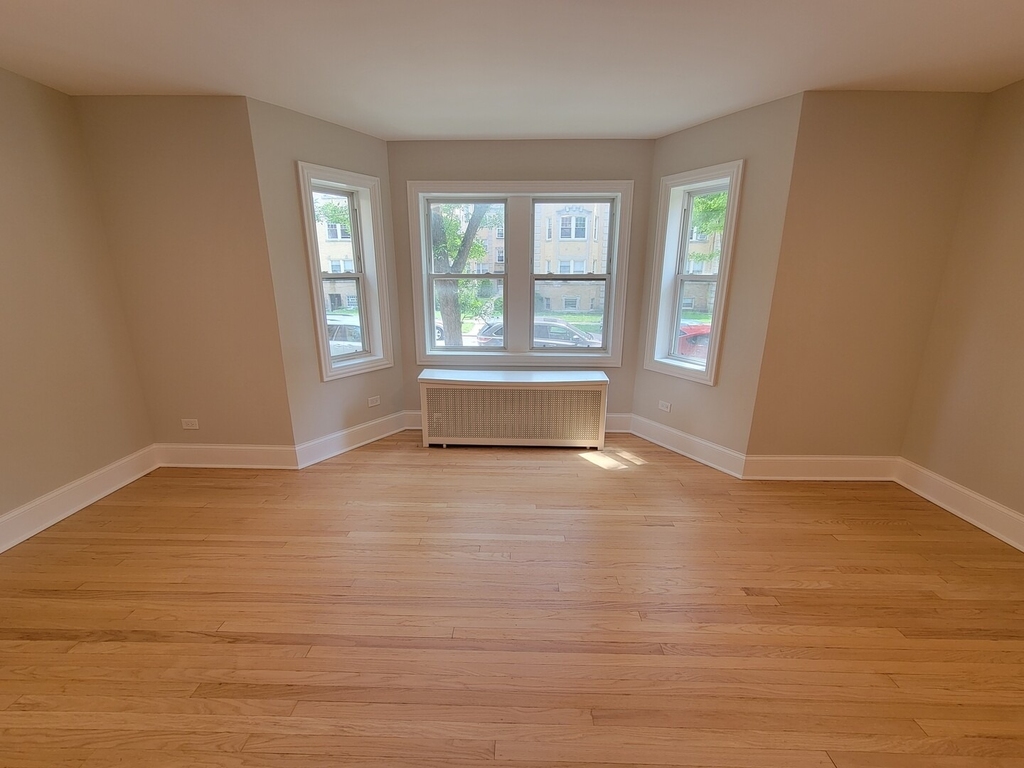 6422 N Richmond Street - Photo 1