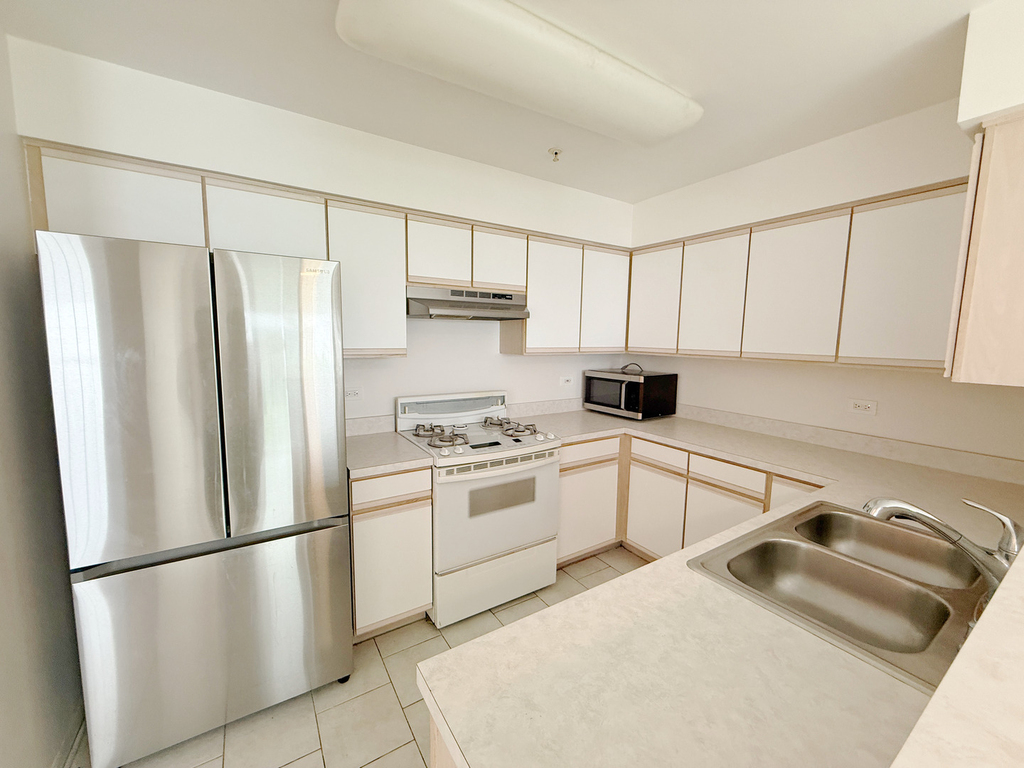 2554 Dickens Drive - Photo 3