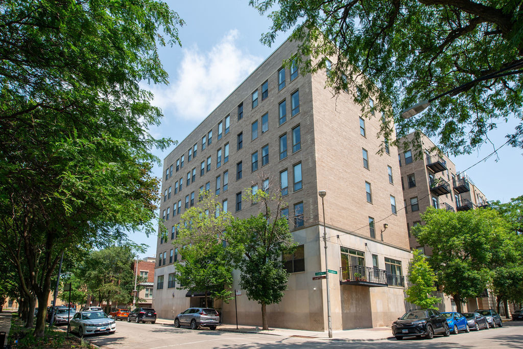 811 S Lytle Street - Photo 0