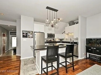 1521 S Indiana Avenue - Photo 1