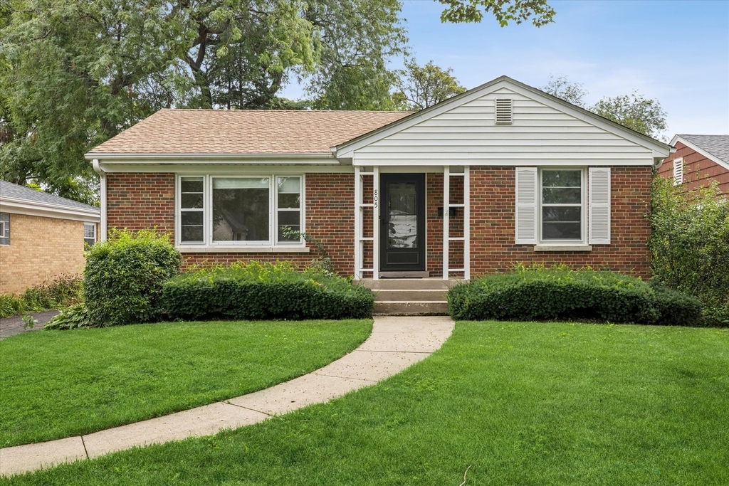 805 N Mitchell Avenue - Photo 0