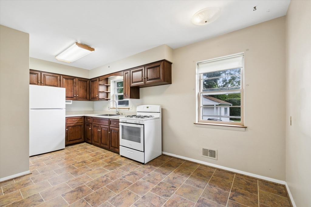 805 N Mitchell Avenue - Photo 8