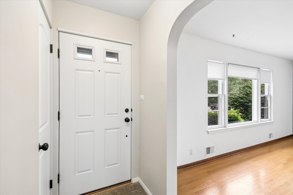805 N Mitchell Avenue - Photo 2