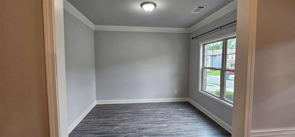 352 Newshaw Drive - Photo 2