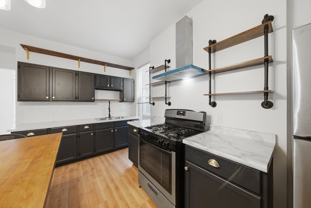 852 N Christiana Avenue - Photo 6