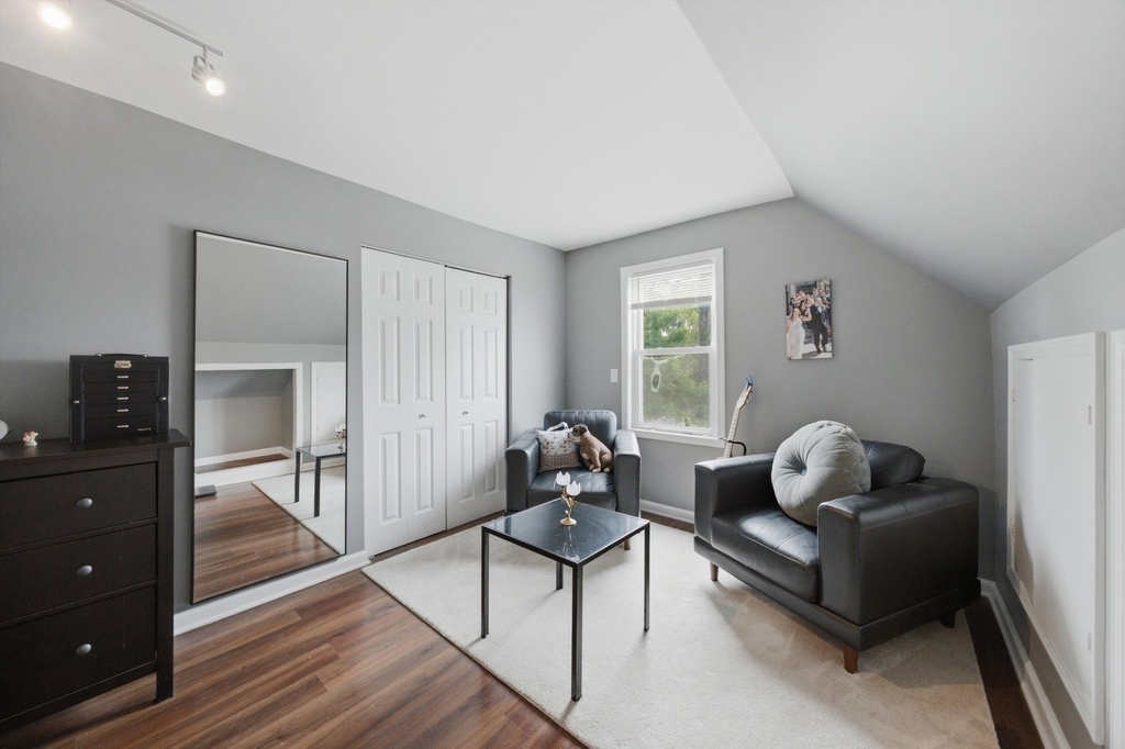 437 W 44th Place - Photo 18
