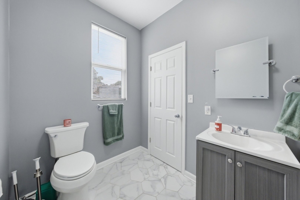 437 W 44th Place - Photo 14