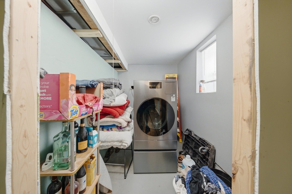 437 W 44th Place - Photo 28