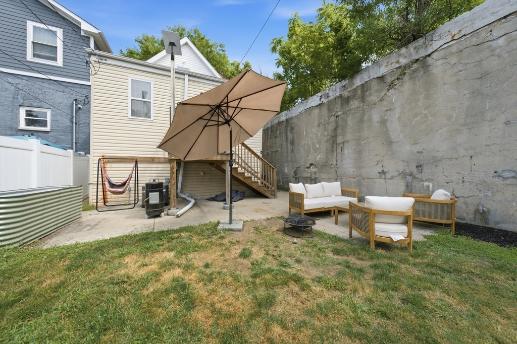 437 W 44th Place - Photo 32