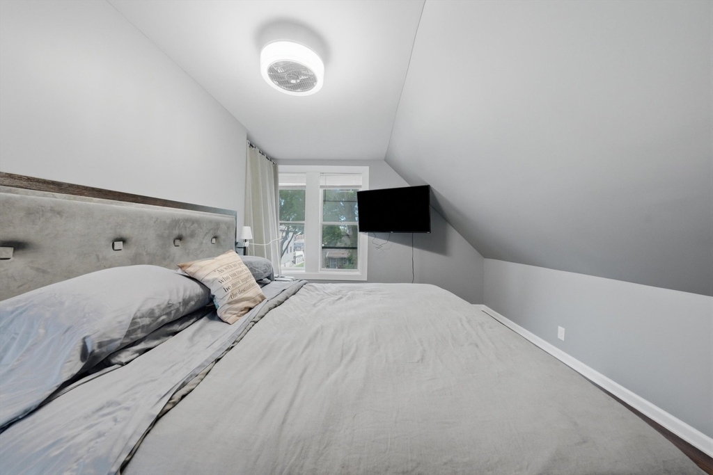 437 W 44th Place - Photo 24