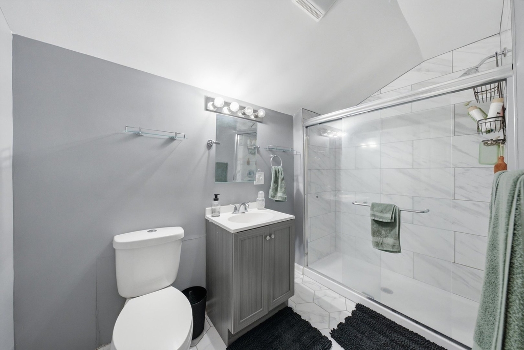 437 W 44th Place - Photo 12