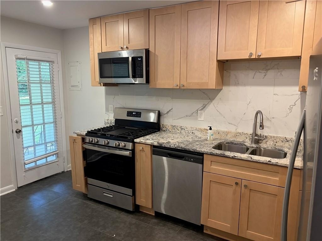 213 Buchanan Terrace - Photo 5
