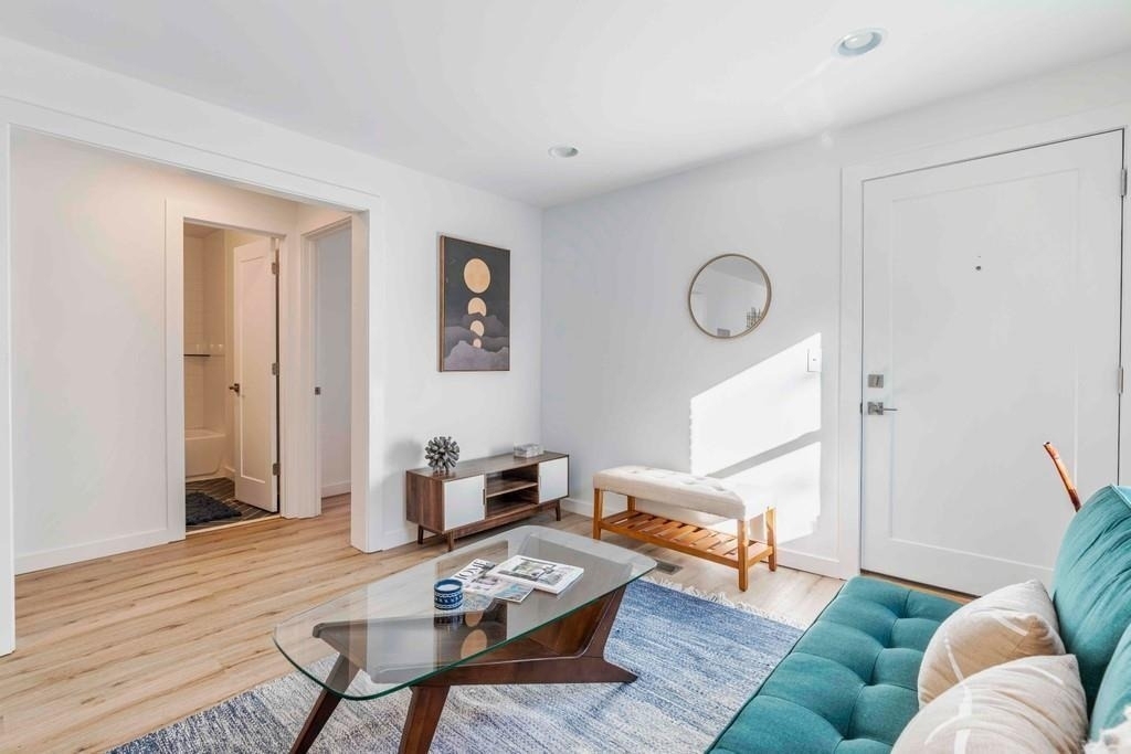 1015 Greenwood Avenue Ne - Photo 3