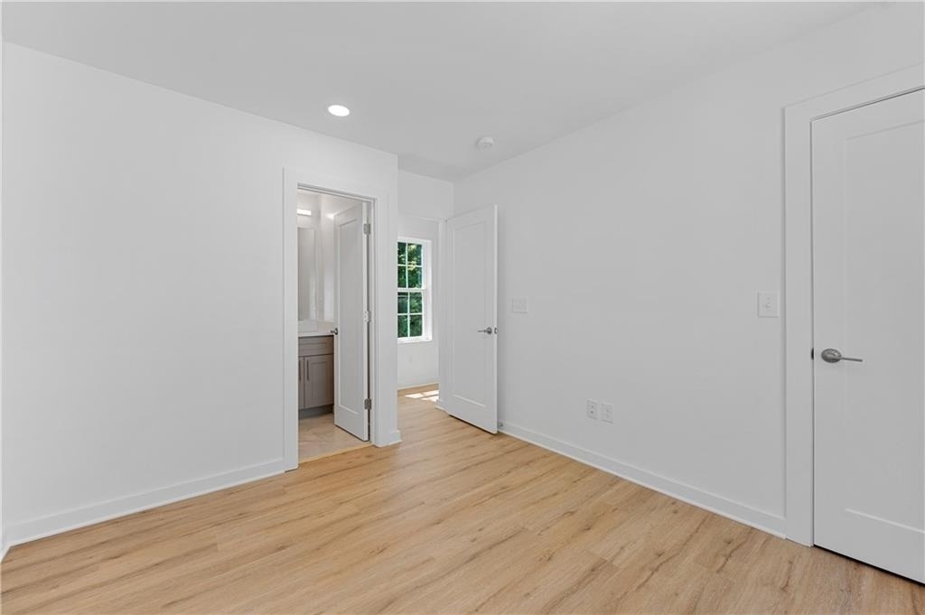 237 Howard Street Ne - Photo 14